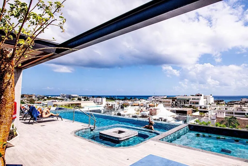Apartment Ocean View Studio, Rooftop Pool, Steps From Beach Hyatt Playa del Carmen